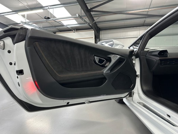 Used Lamborghini Huracan 2018 for sale - 76248528: Photo 17