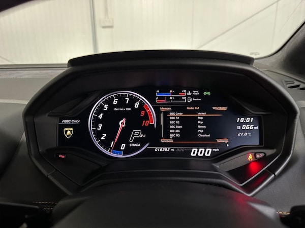 Used Lamborghini Huracan 2018 for sale - 76248528: Photo 24
