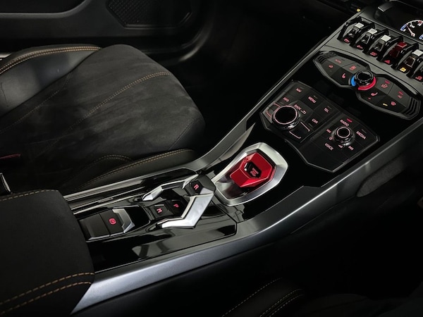 Used Lamborghini Huracan 2018 for sale - 76248528: Photo 25