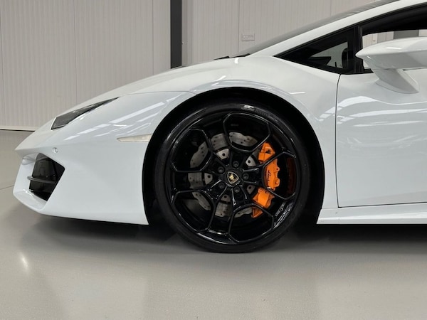Used Lamborghini Huracan 2018 for sale - 76248528: Photo 31
