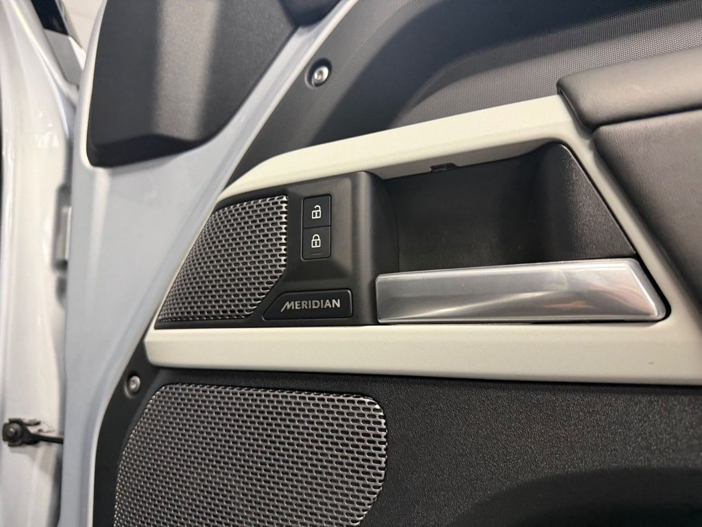 Used Land Rover Defender 2024 for sale - 76841465: Photo 27