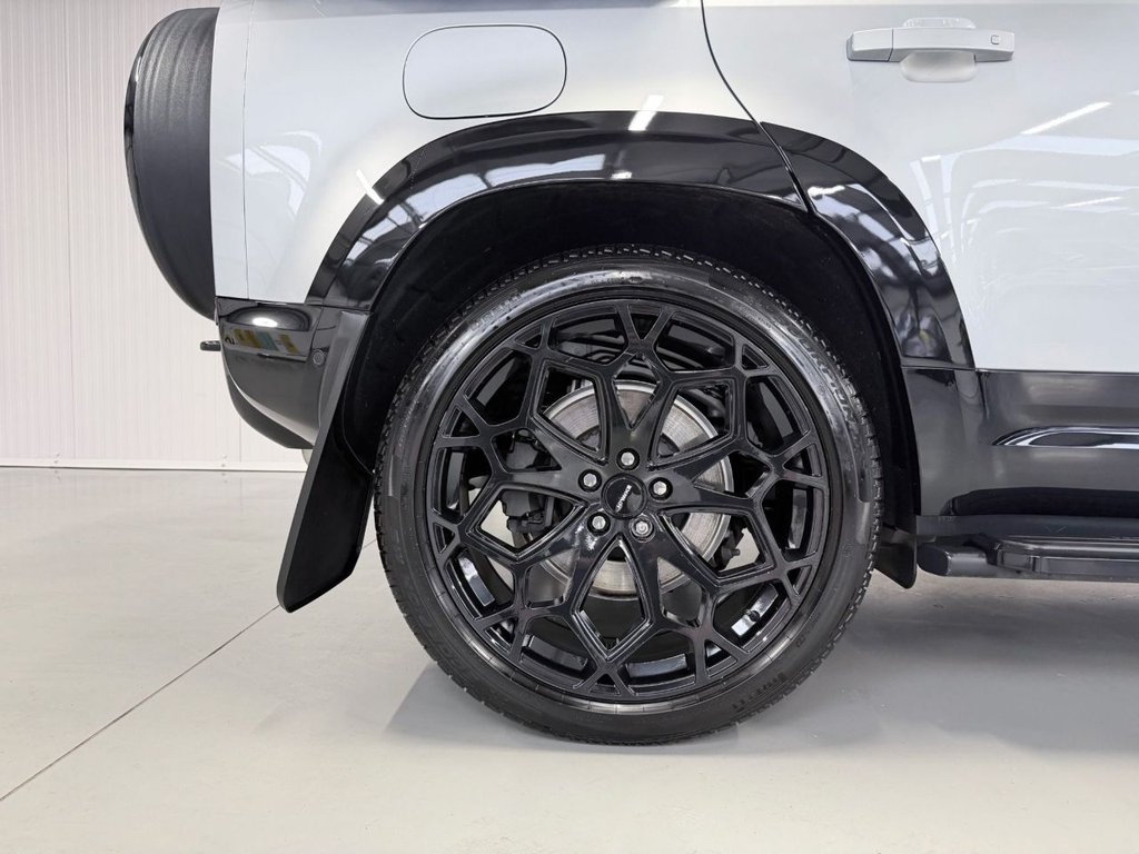 Used Land Rover Defender 2024 for sale - 76841465: Photo 31