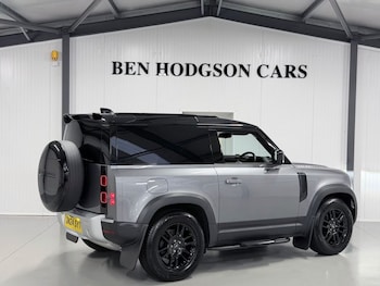 Used Land Rover Defender 2024 for sale - 76470397: Photo