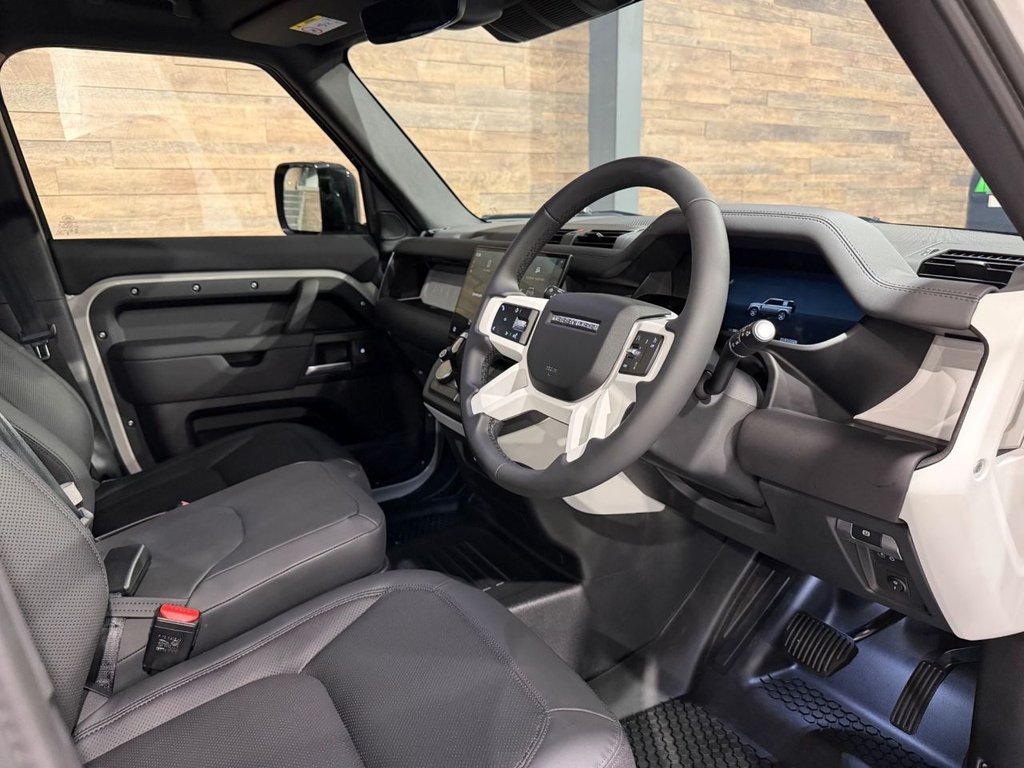 Used Land Rover Defender 110 2026 for sale - 77399764: Photo 10