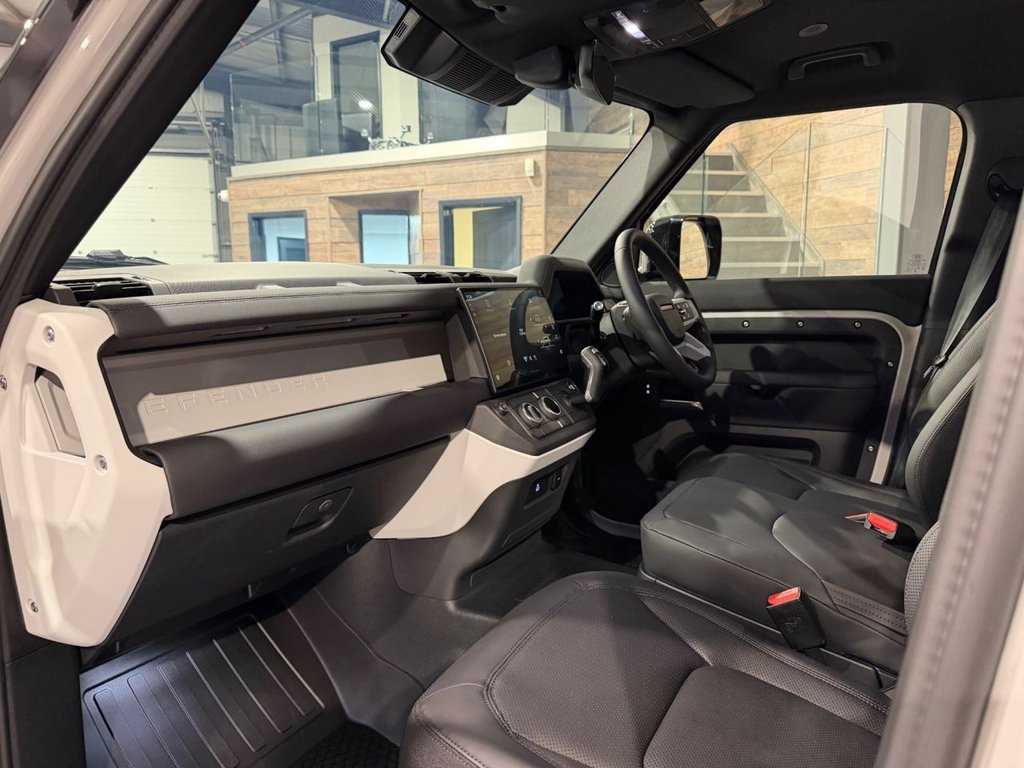 Used Land Rover Defender 110 2026 for sale - 77399764: Photo 12