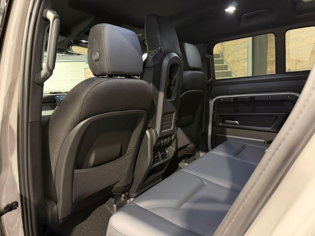 Used Land Rover Defender 110 2026 for sale - 77399764: Photo 15