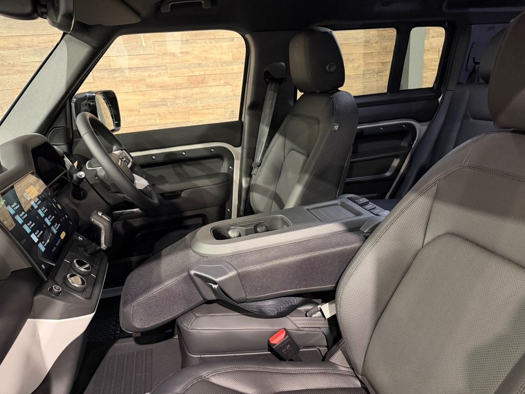 Used Land Rover Defender 110 2026 for sale - 77399764: Photo 17