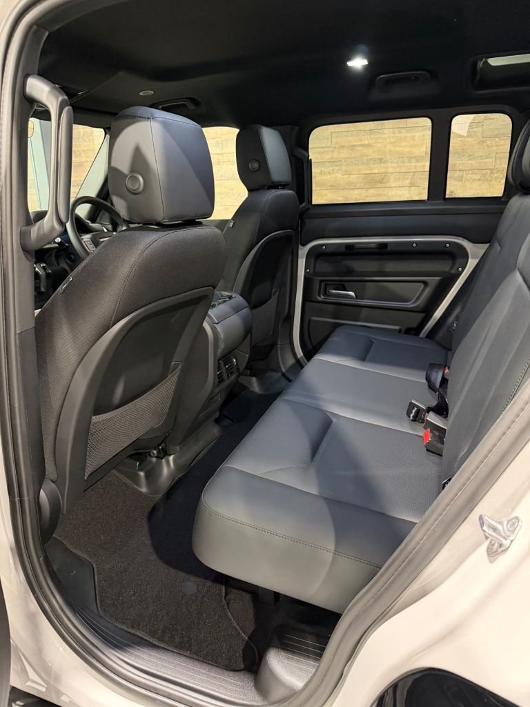 Used Land Rover Defender 110 2026 for sale - 77399764: Photo 19