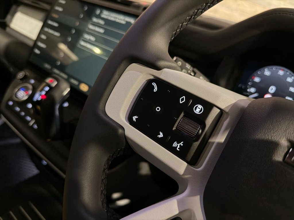 Used Land Rover Defender 110 2026 for sale - 77399764: Photo 28