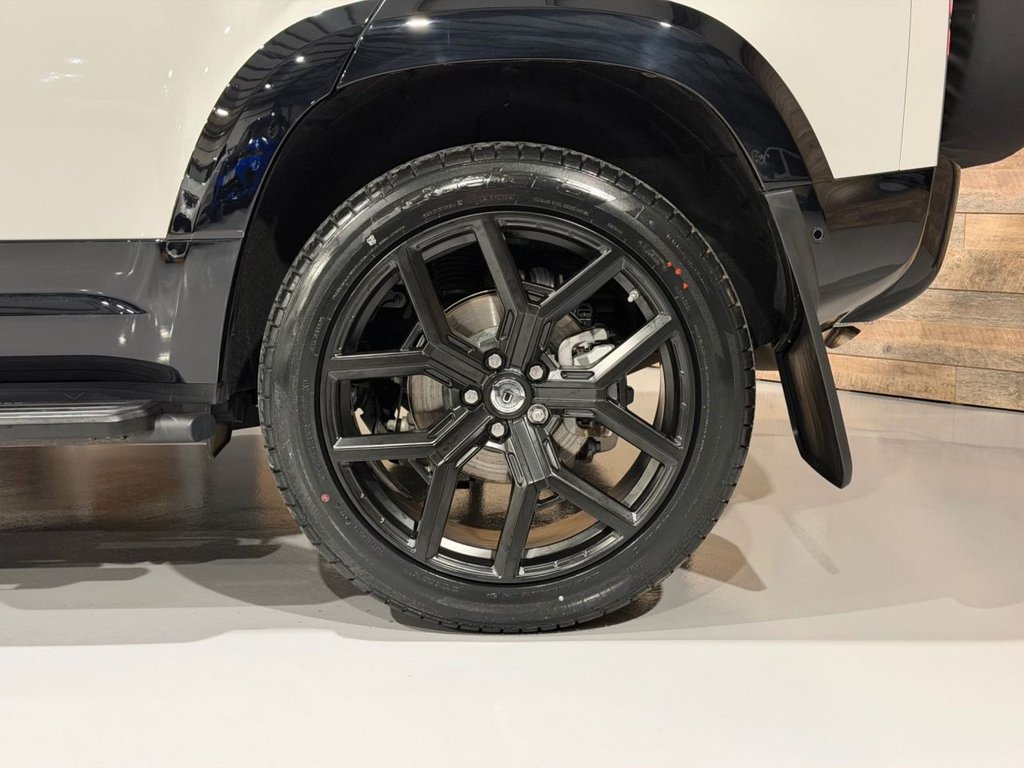 Used Land Rover Defender 110 2026 for sale - 77399764: Photo 32