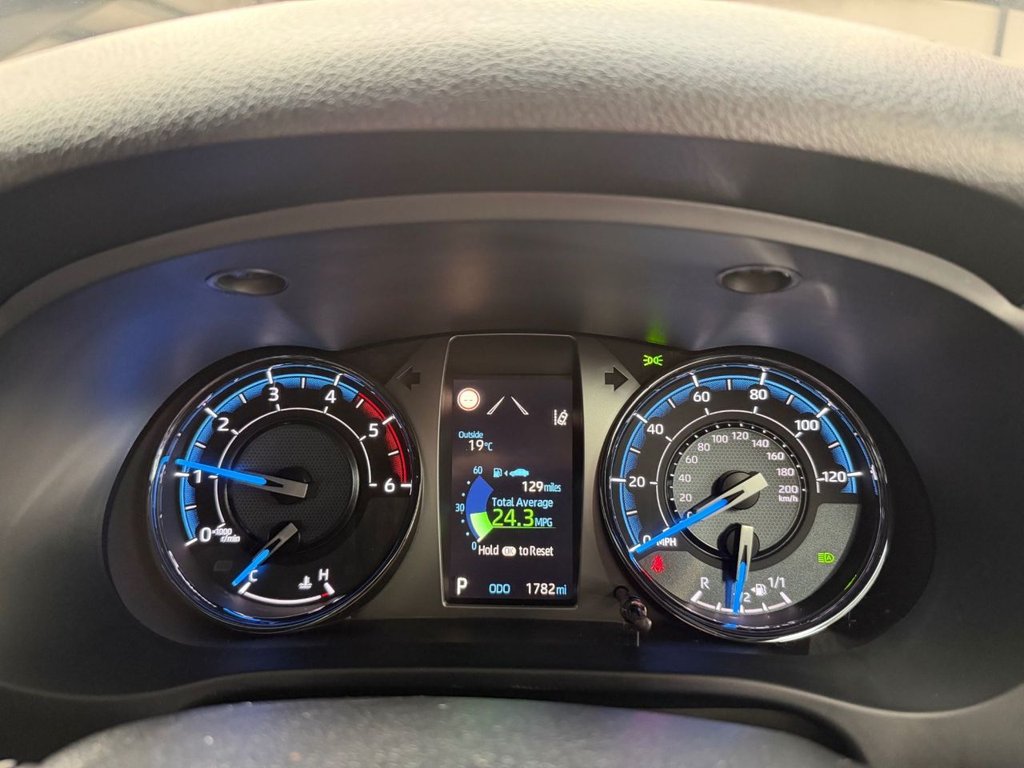 Used Toyota Hilux 2025 for sale - 77049063: Photo 16