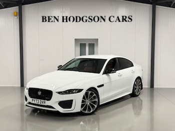 2023 (73) - 2.0 D200 MHEV R-Dynamic SE Black Saloon 4dr Diesel Auto Euro 6 (s/s) (204 p