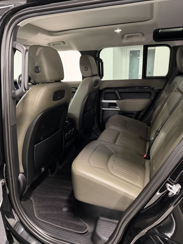 Used Land Rover Defender 2021 for sale - 77452366: Photo 17