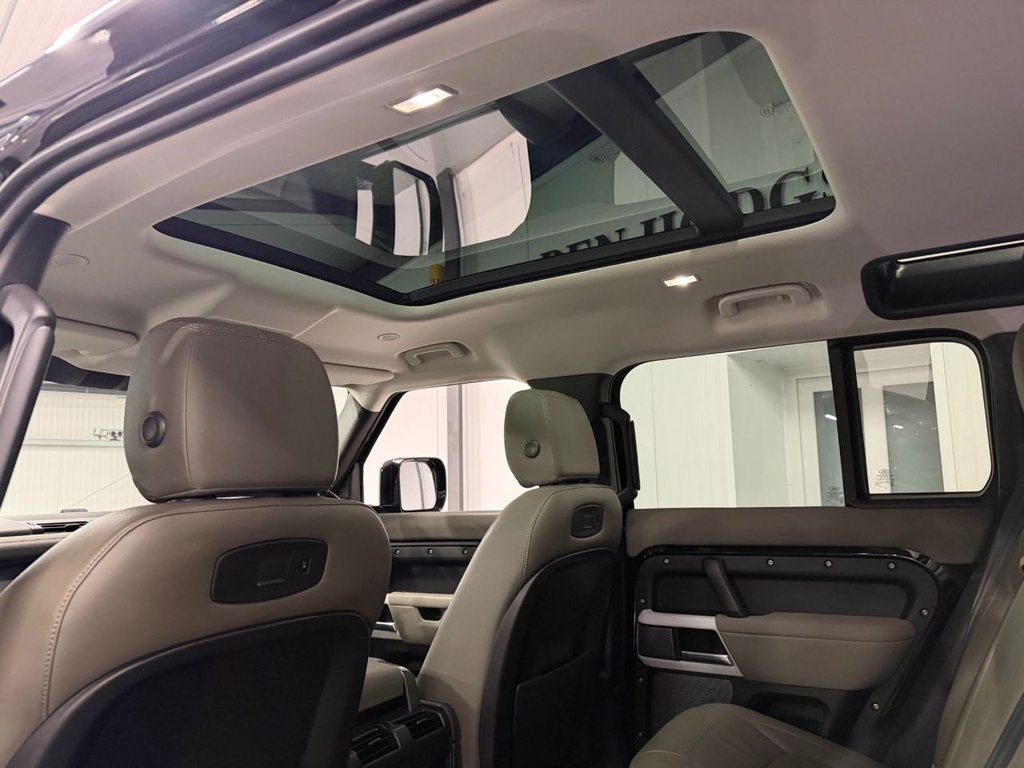 Used Land Rover Defender 2021 for sale - 77452366: Photo 18