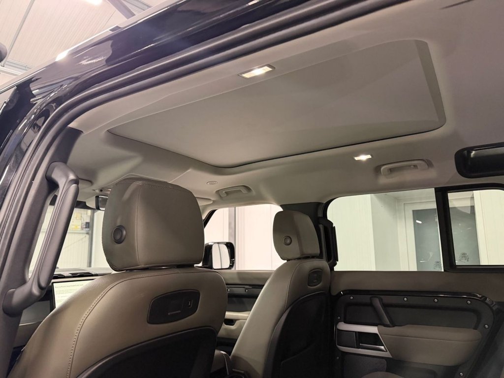 Used Land Rover Defender 2021 for sale - 77452366: Photo 19