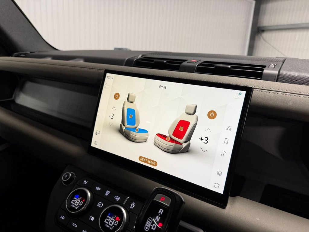 Used Land Rover Defender 2021 for sale - 77452366: Photo 21