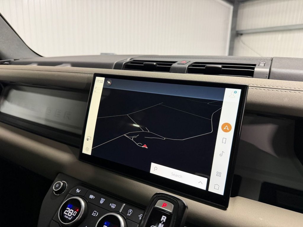 Used Land Rover Defender 2021 for sale - 77452366: Photo 22