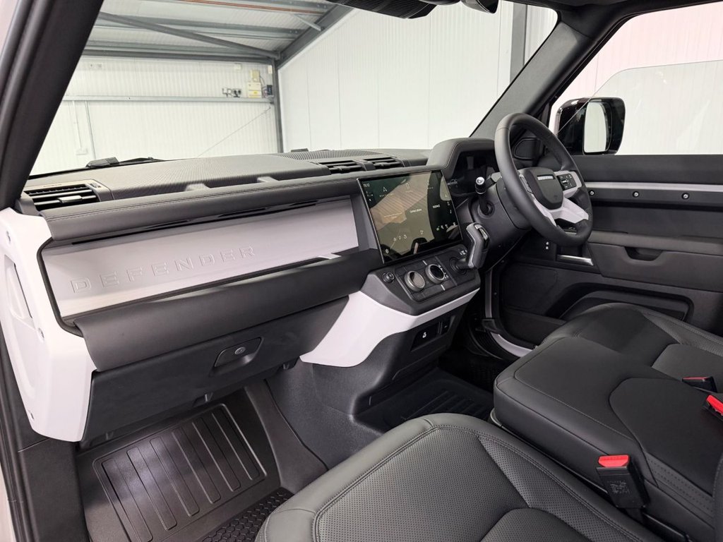Used Land Rover Defender 90 2026 for sale - 77967467: Photo 12