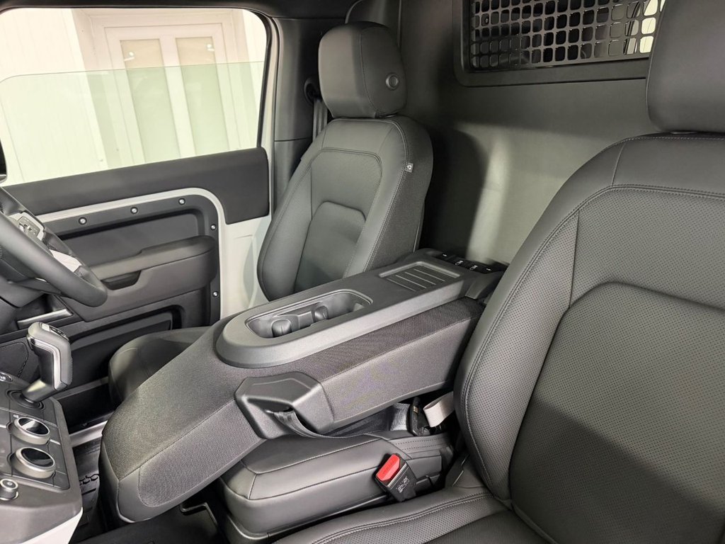 Used Land Rover Defender 90 2026 for sale - 77967467: Photo 15