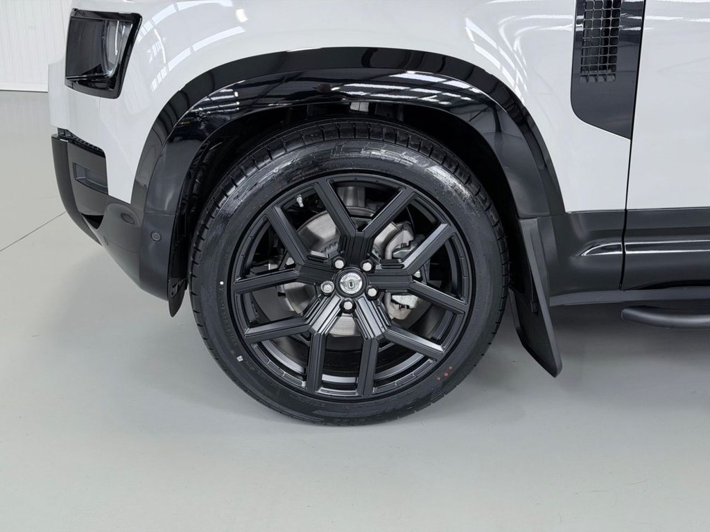 Used Land Rover Defender 90 2026 for sale - 77967467: Photo 29