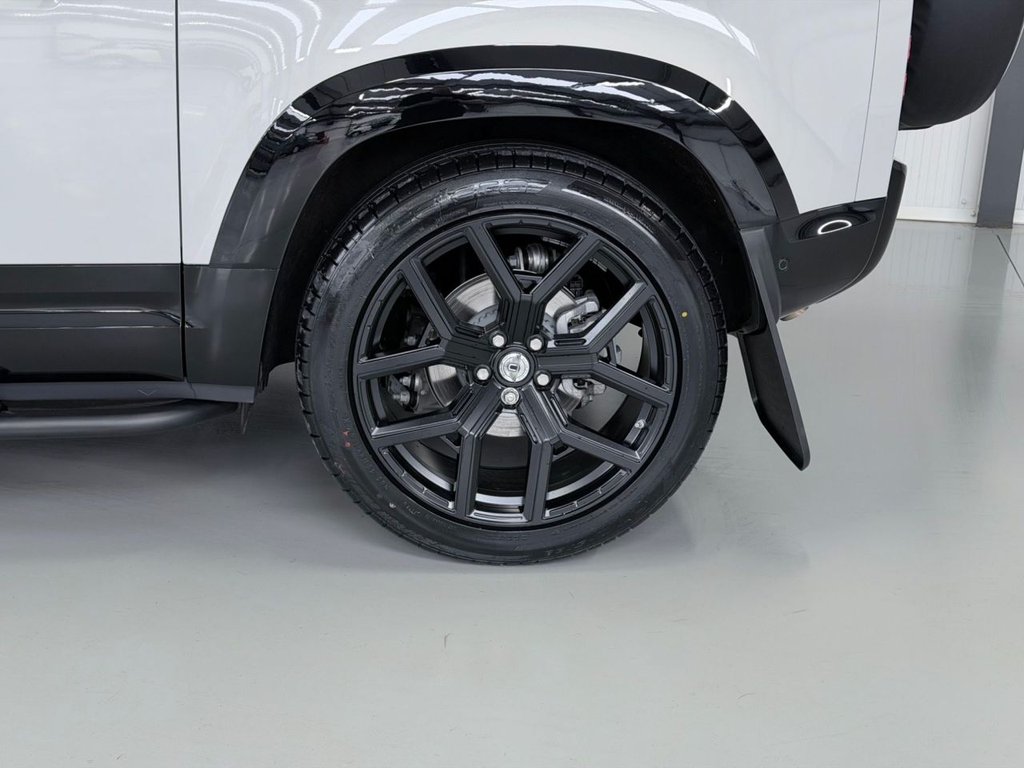 Used Land Rover Defender 90 2026 for sale - 77967467: Photo 30
