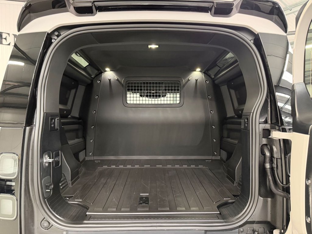 Used Land Rover Defender 90 2026 for sale - 77967467: Photo 33