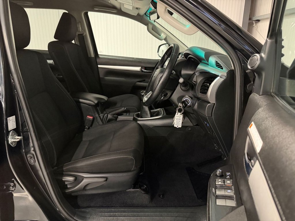 Used Toyota Hilux 2023 for sale - 77798268: Photo 10