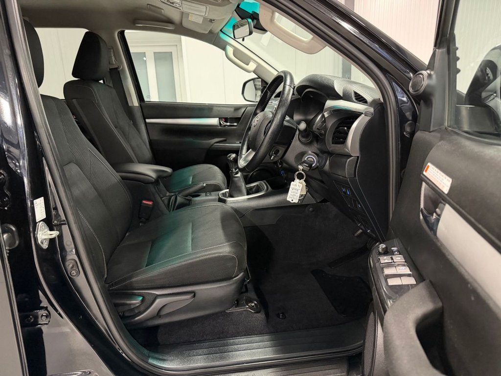 Used Toyota Hilux 2023 for sale - 77798268: Photo 12