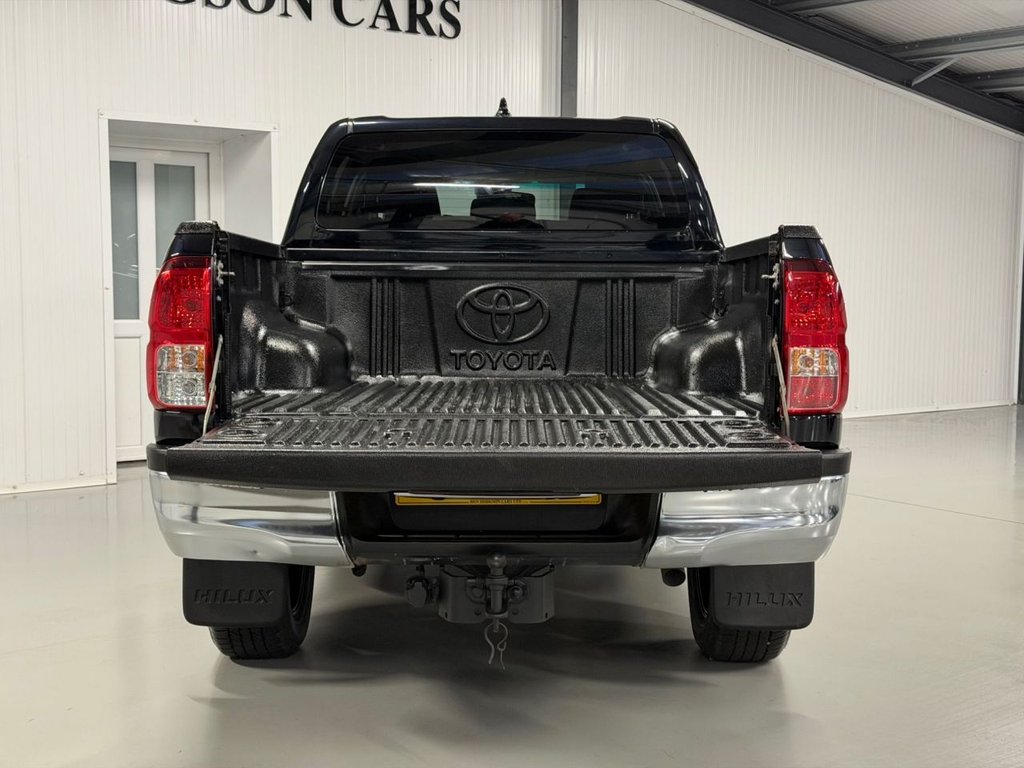 Used Toyota Hilux 2023 for sale - 77798268: Photo 28