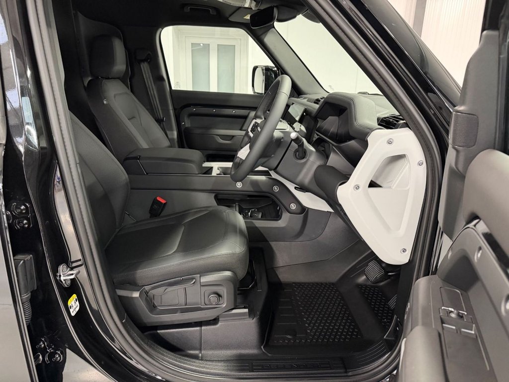 Used Land Rover Defender 110 2026 for sale - 77810033: Photo 10