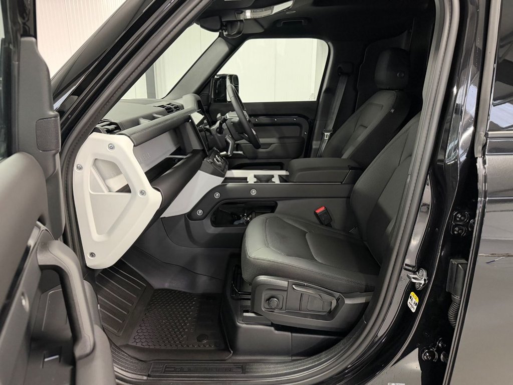 Used Land Rover Defender 110 2026 for sale - 77810033: Photo 14