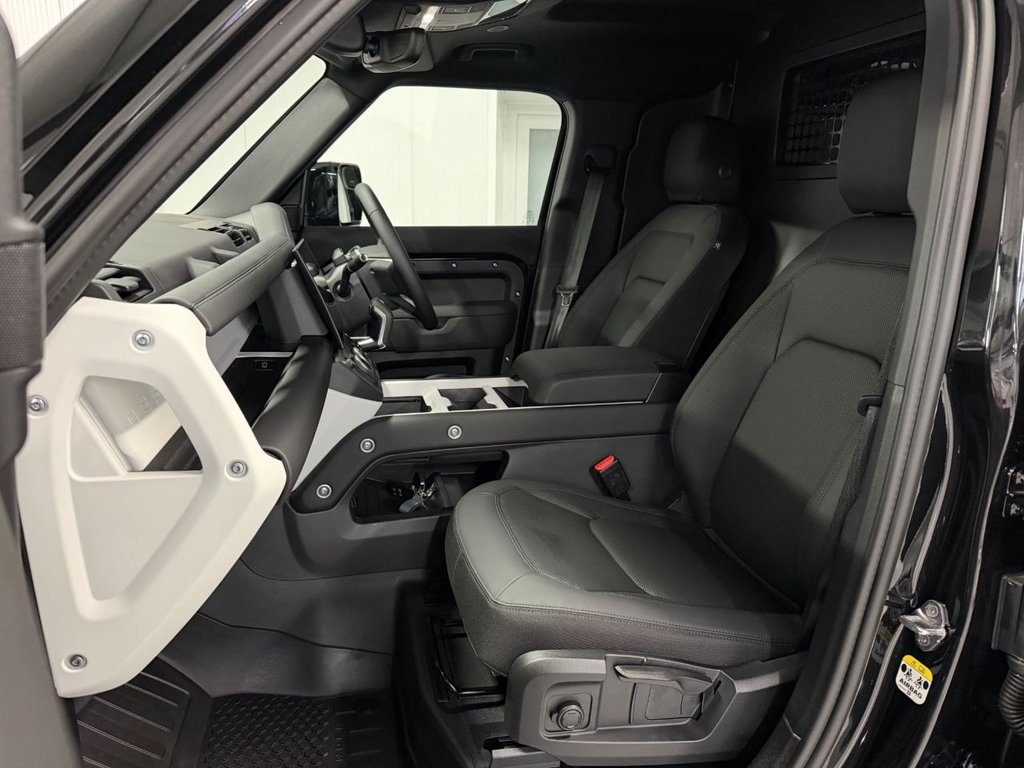 Used Land Rover Defender 110 2026 for sale - 77810033: Photo 15
