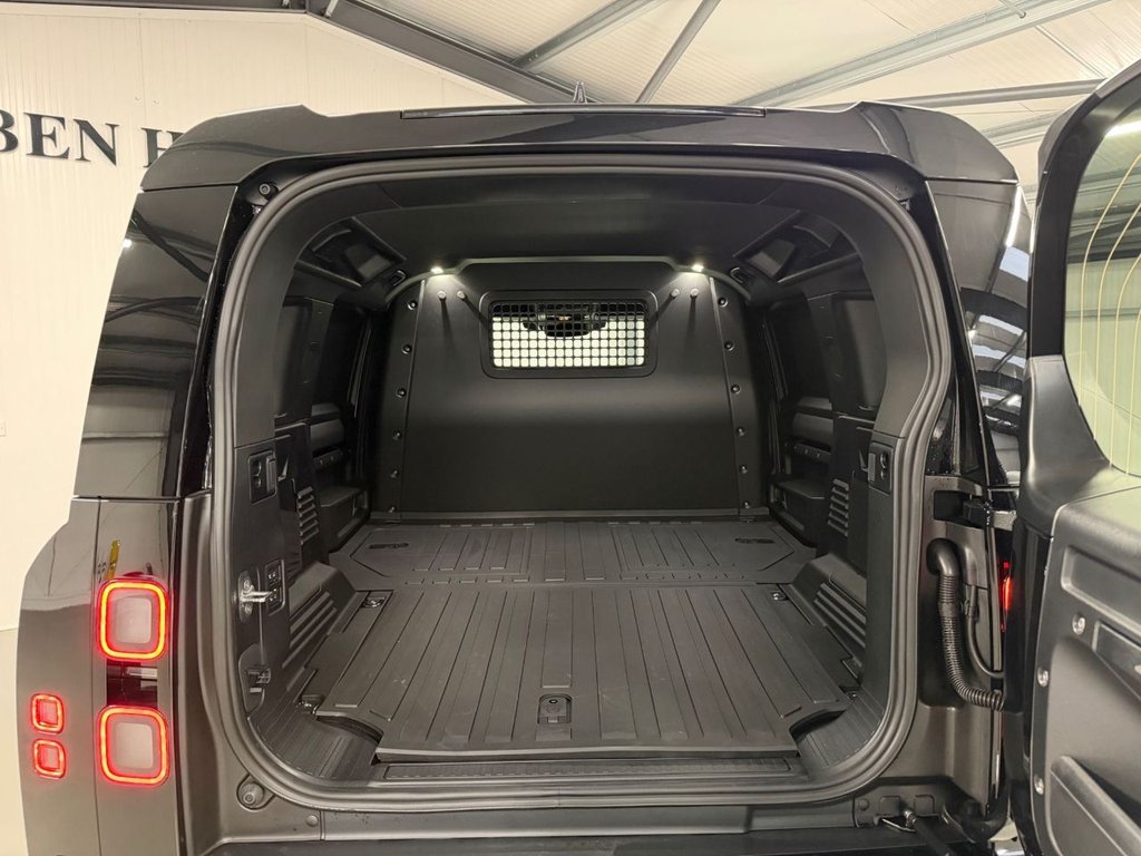 Used Land Rover Defender 110 2026 for sale - 77810033: Photo 33