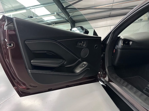 Used Aston Martin Vantage 2019 for sale - 75188287: Photo 15