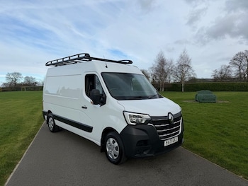 Renault Master feature image