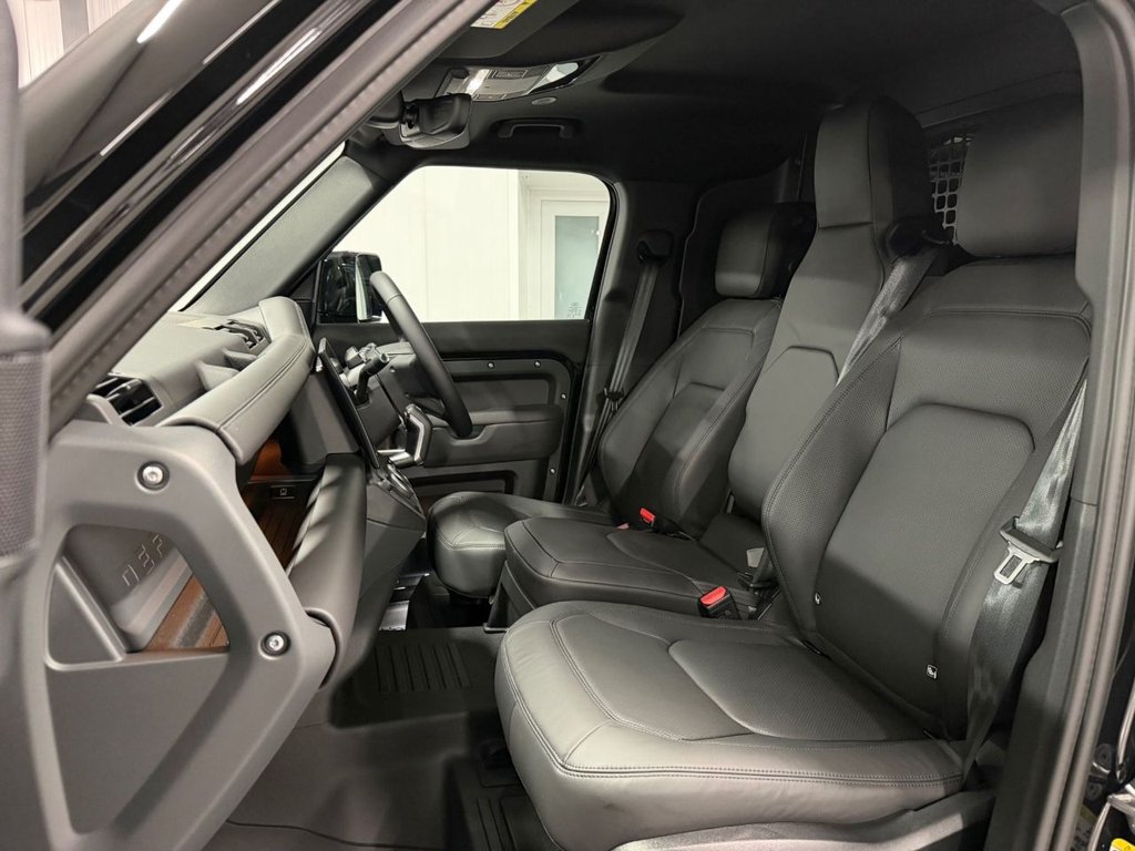 Used Land Rover Defender 110 2026 for sale - 77313409: Photo 14