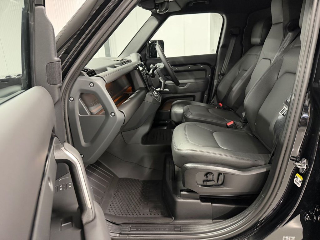 Used Land Rover Defender 110 2026 for sale - 77313409: Photo 16