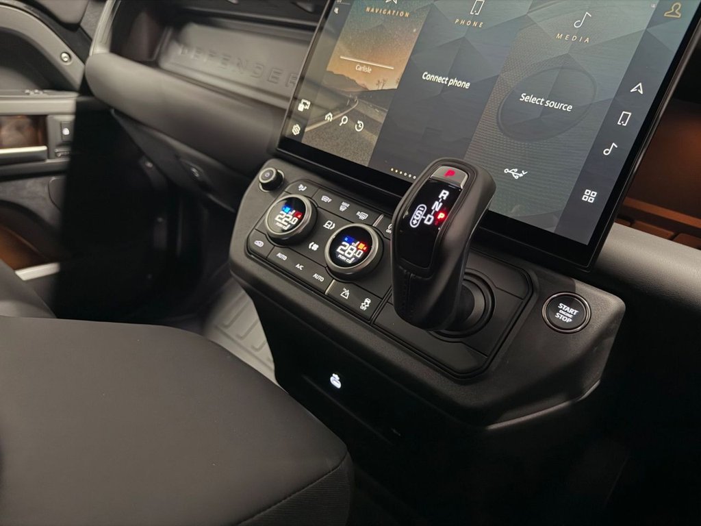 Used Land Rover Defender 110 2026 for sale - 77313409: Photo 26