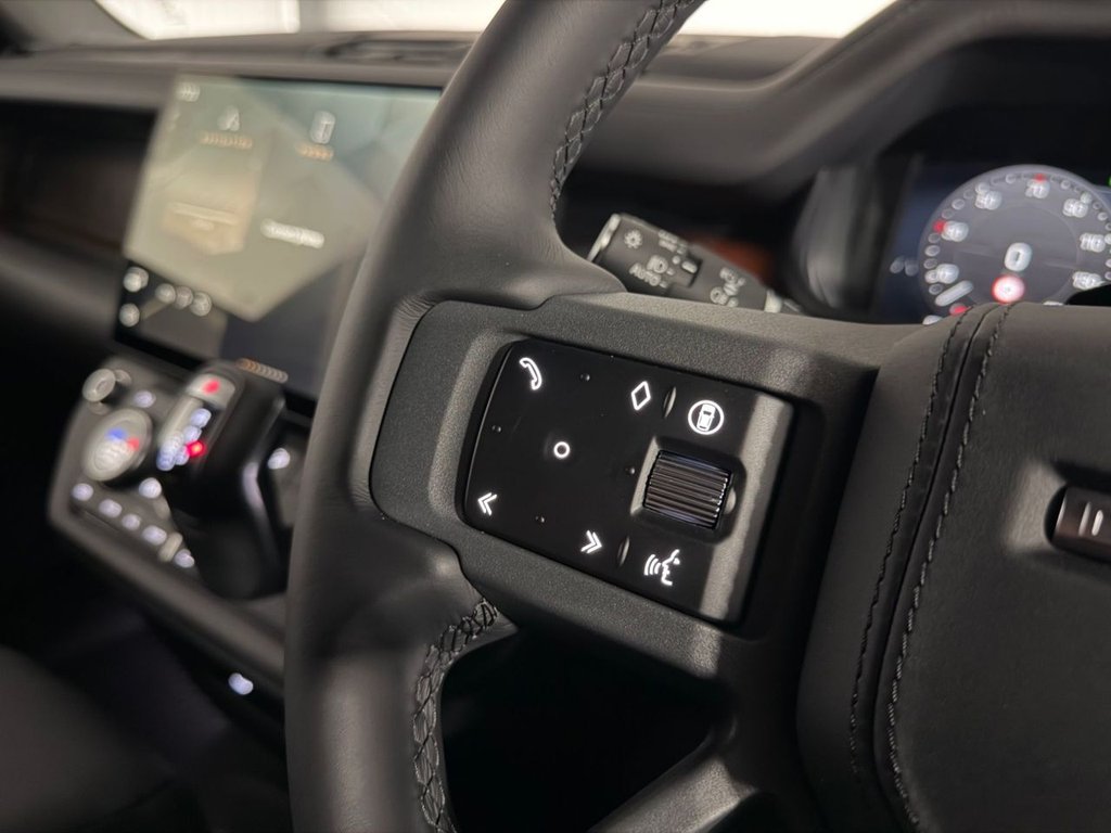 Used Land Rover Defender 110 2026 for sale - 77313409: Photo 28