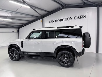 Used Land Rover Defender 110 2026 for sale - 78500539: Photo
