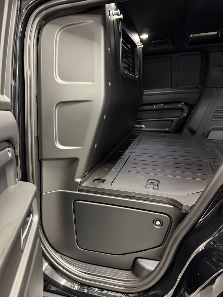 Used Land Rover Defender 110 2026 for sale - 77507287: Photo 17