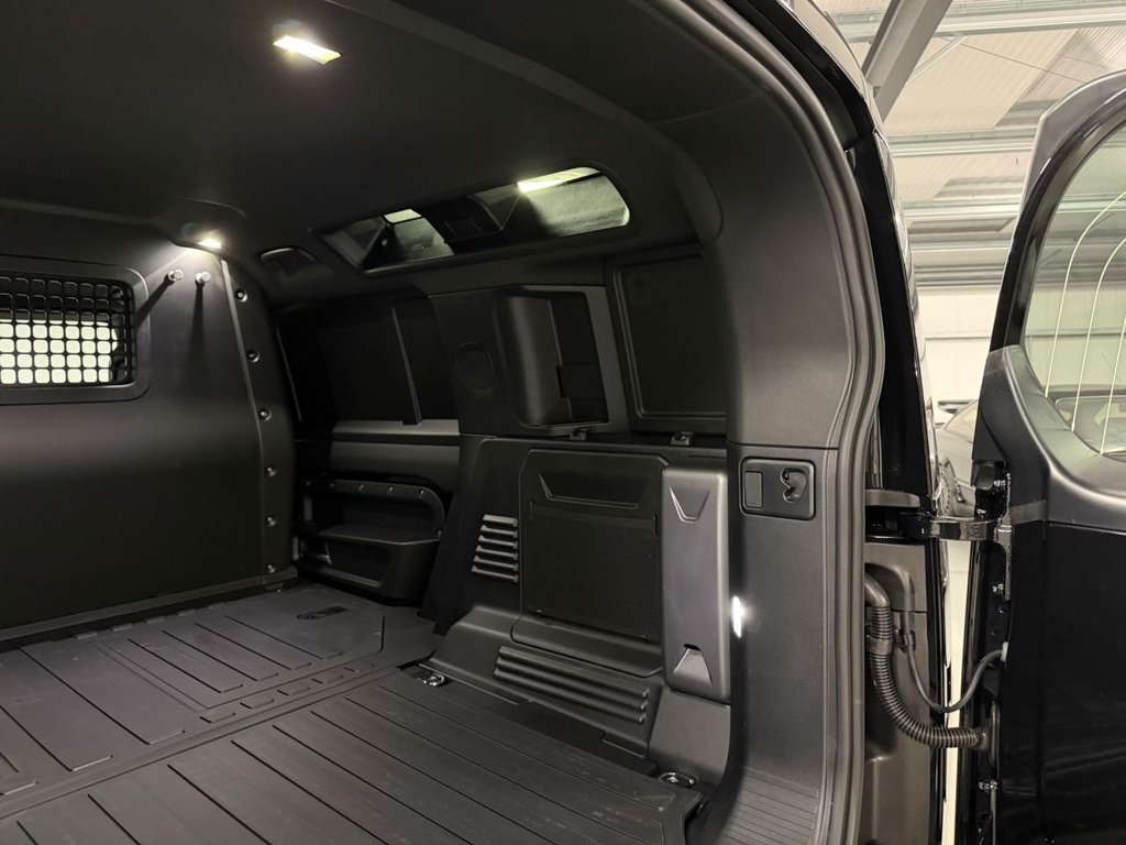 Used Land Rover Defender 110 2026 for sale - 77507287: Photo 39