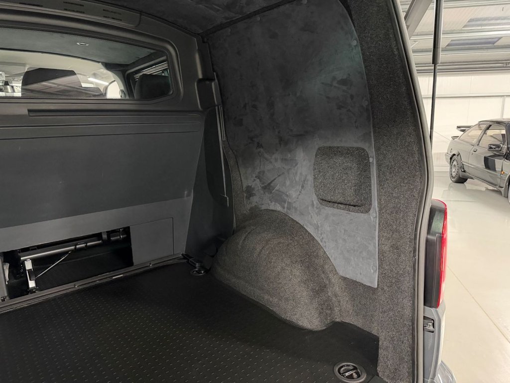 Used Volkswagen Transporter 2023 for sale - 77177980: Photo 40