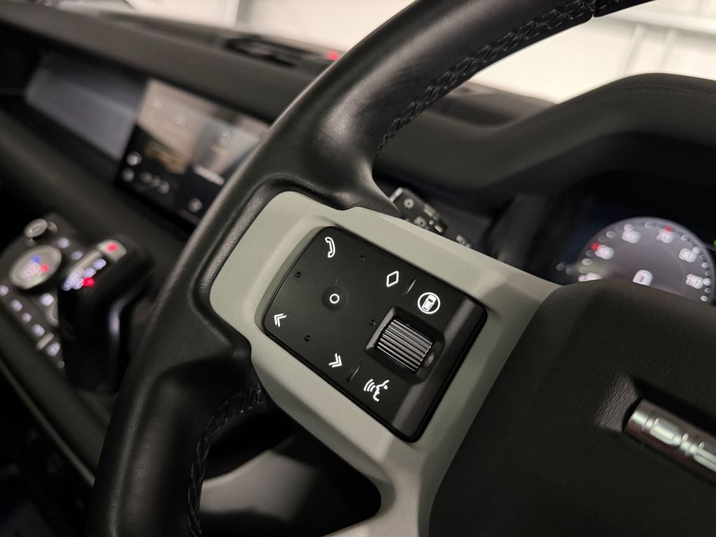 Used Land Rover Defender 2024 for sale - 78199917: Photo 29