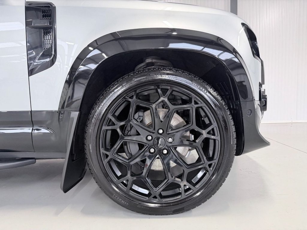 Used Land Rover Defender 2024 for sale - 77048689: Photo 32
