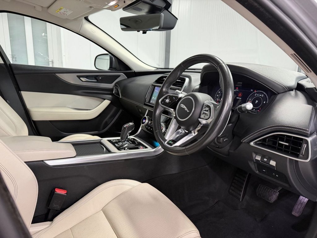 Used Jaguar XE 2019 for sale - 78056645: Photo 11