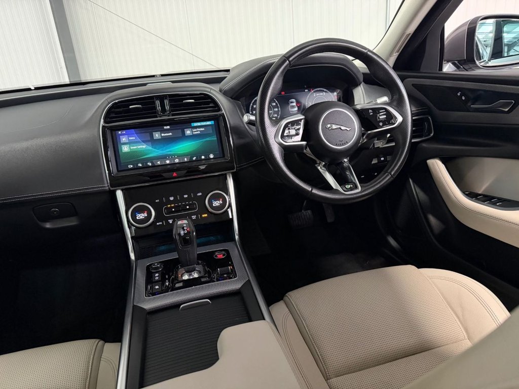 Used Jaguar XE 2019 for sale - 78056645: Photo 14