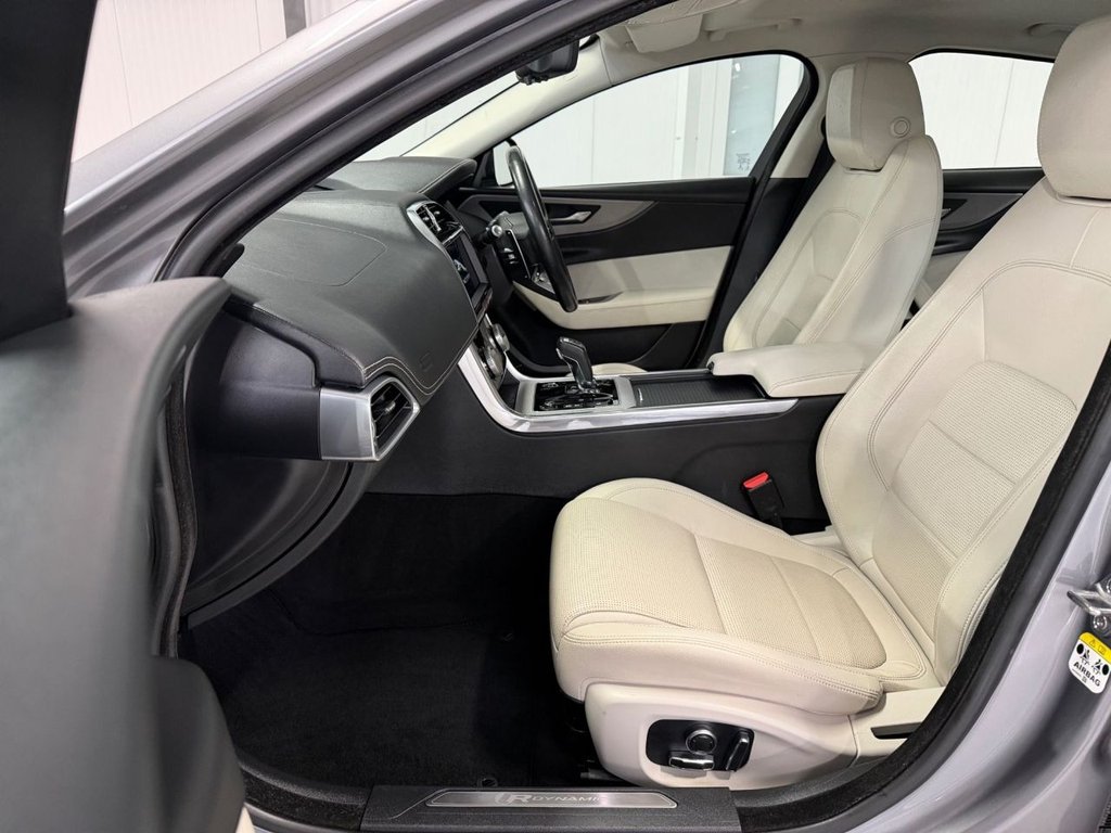 Used Jaguar XE 2019 for sale - 78056645: Photo 16