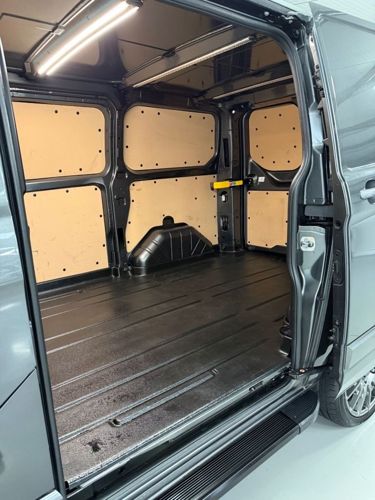Used Ford Transit Custom 2023 for sale - 77269108: Photo 32