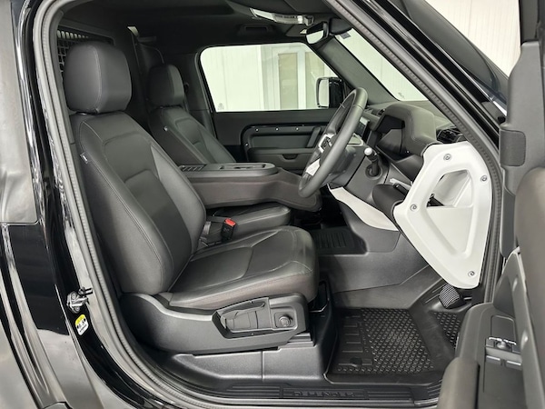 Used Land Rover Defender 2025 for sale - 76178506: Photo 10